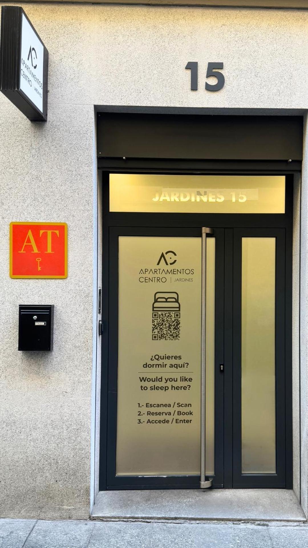 Apartamentos Centro Jardines Madrid Exterior photo